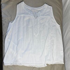 Pret Elegant White sleeveless Cotton Top. Euro 40.